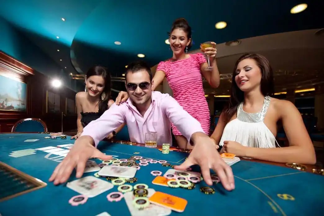 Filipino players enjoying okbet gaming on mobile devices